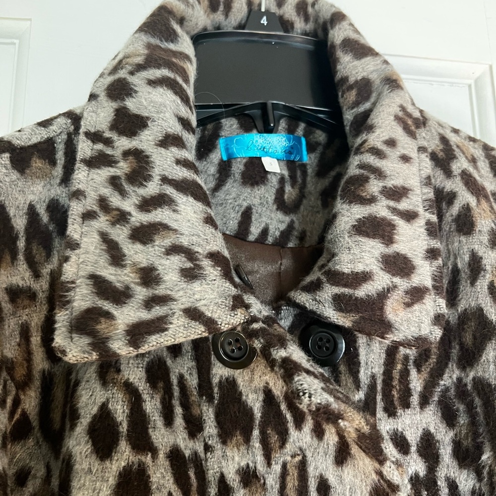 Buttons Leopard Print Coat - Picture 2 of 3